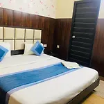 Hotel Mannat International At Paschim Vihar